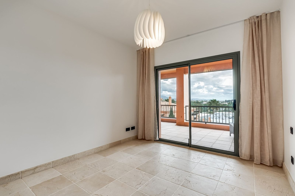 Photo 10 Middle Floor Apartment Atalaya, Costa del Sol, Málaga – R4917337