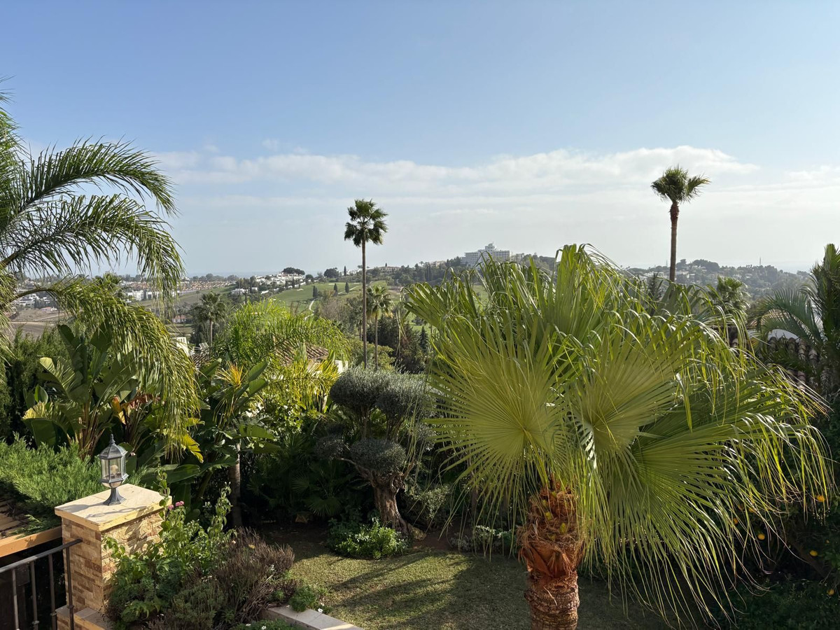 Photo 11 Detached Villa El Paraiso, Costa del Sol, Málaga – R4880032