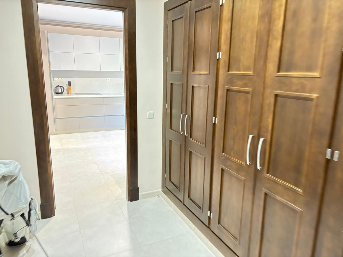 Photo 19 Detached Villa El Paraiso, Costa del Sol, Málaga – R4880032