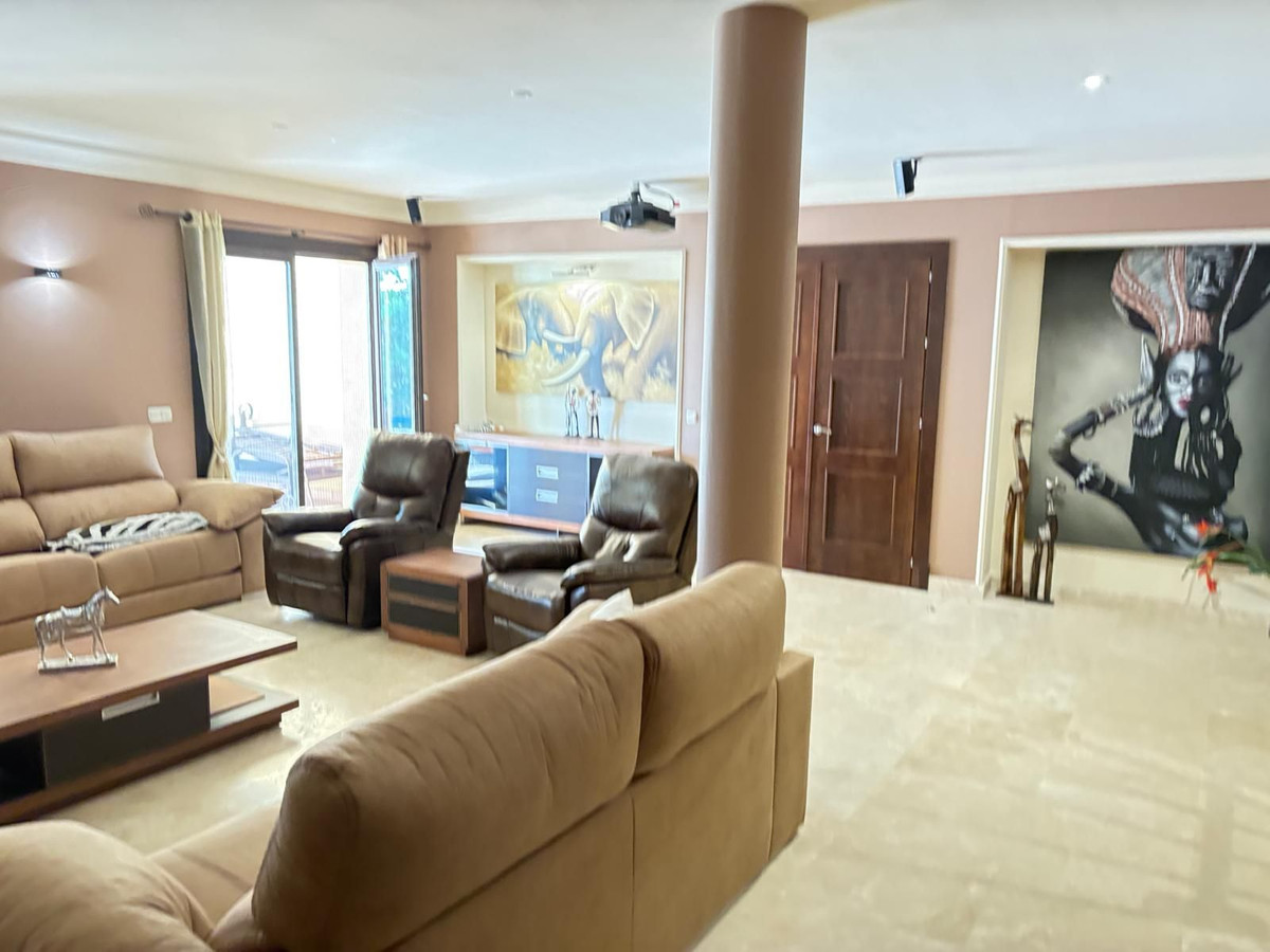Photo 24 Detached Villa El Paraiso, Costa del Sol, Málaga – R4880032