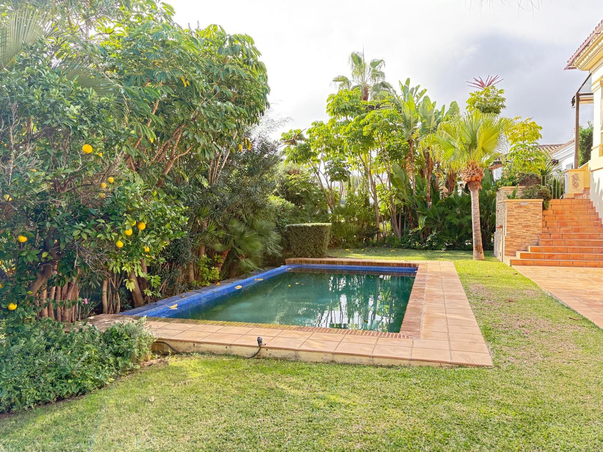Photo 26 Detached Villa El Paraiso, Costa del Sol, Málaga – R4880032