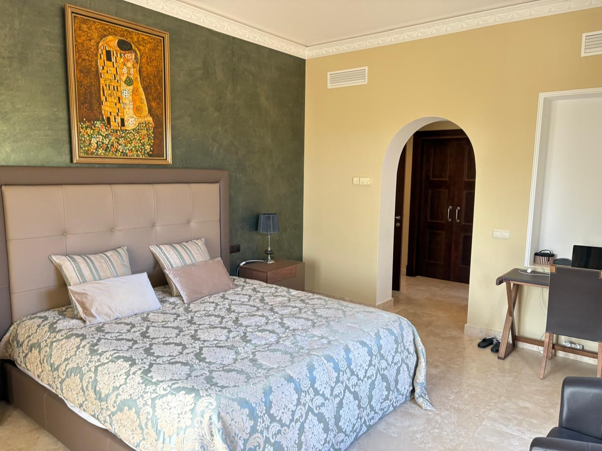 Photo 28 Detached Villa El Paraiso, Costa del Sol, Málaga – R4880032