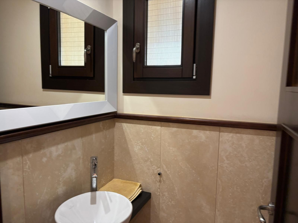 Photo 30 Detached Villa El Paraiso, Costa del Sol, Málaga – R4880032