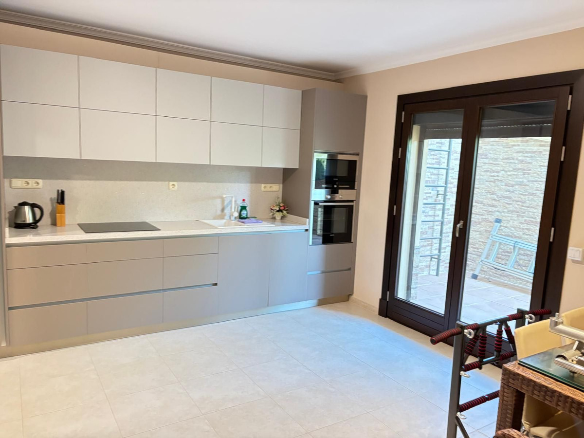 Photo 31 Detached Villa El Paraiso, Costa del Sol, Málaga – R4880032