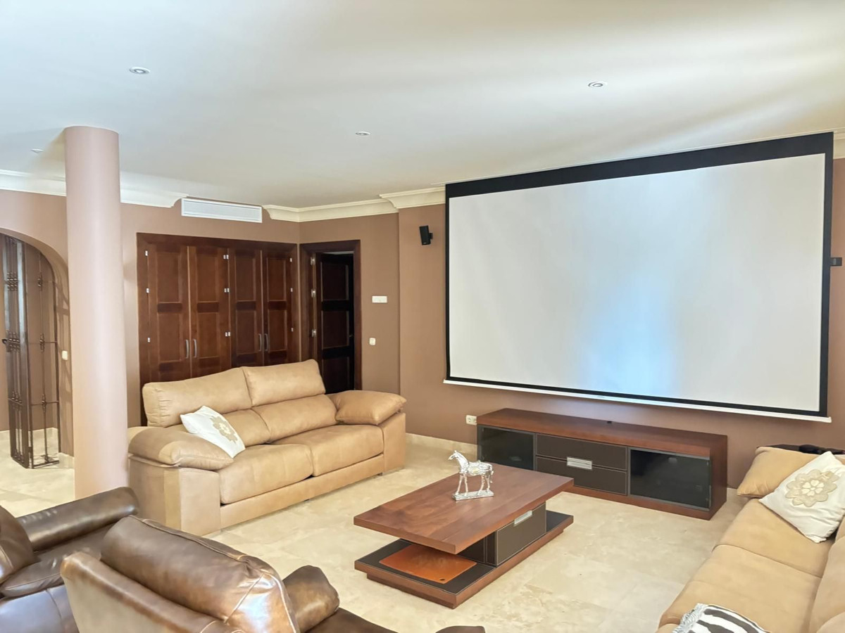 Photo 32 Detached Villa El Paraiso, Costa del Sol, Málaga – R4880032