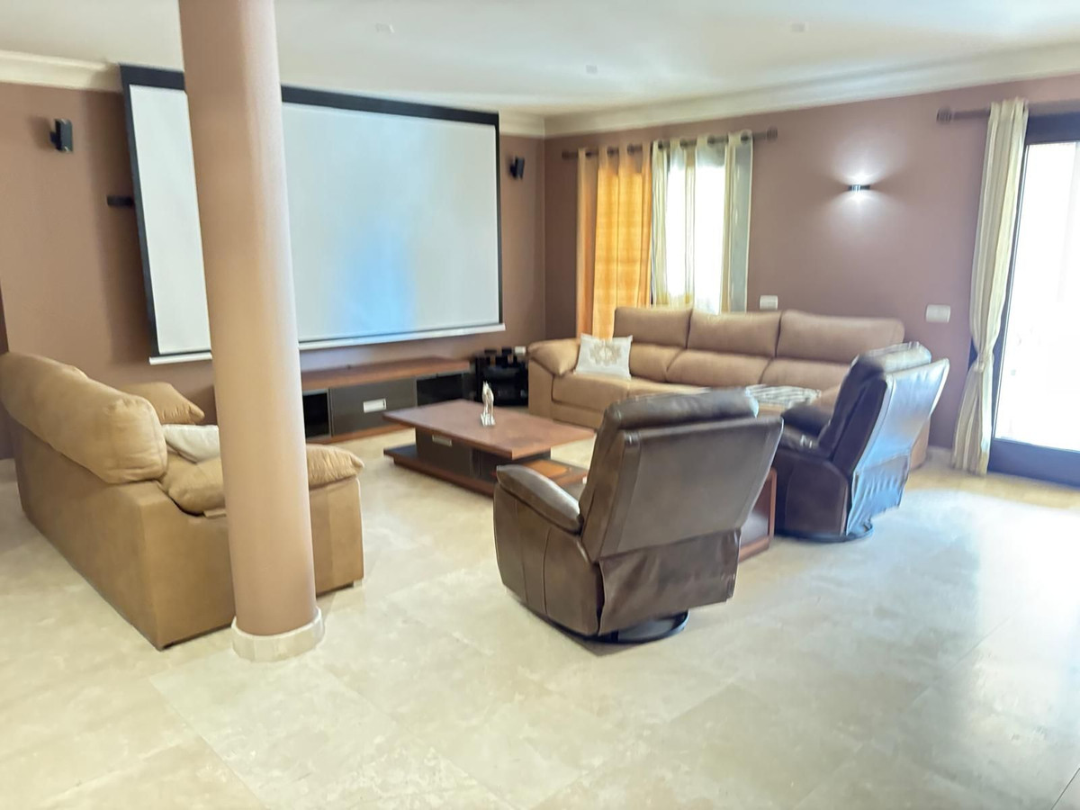 Photo 34 Detached Villa El Paraiso, Costa del Sol, Málaga – R4880032