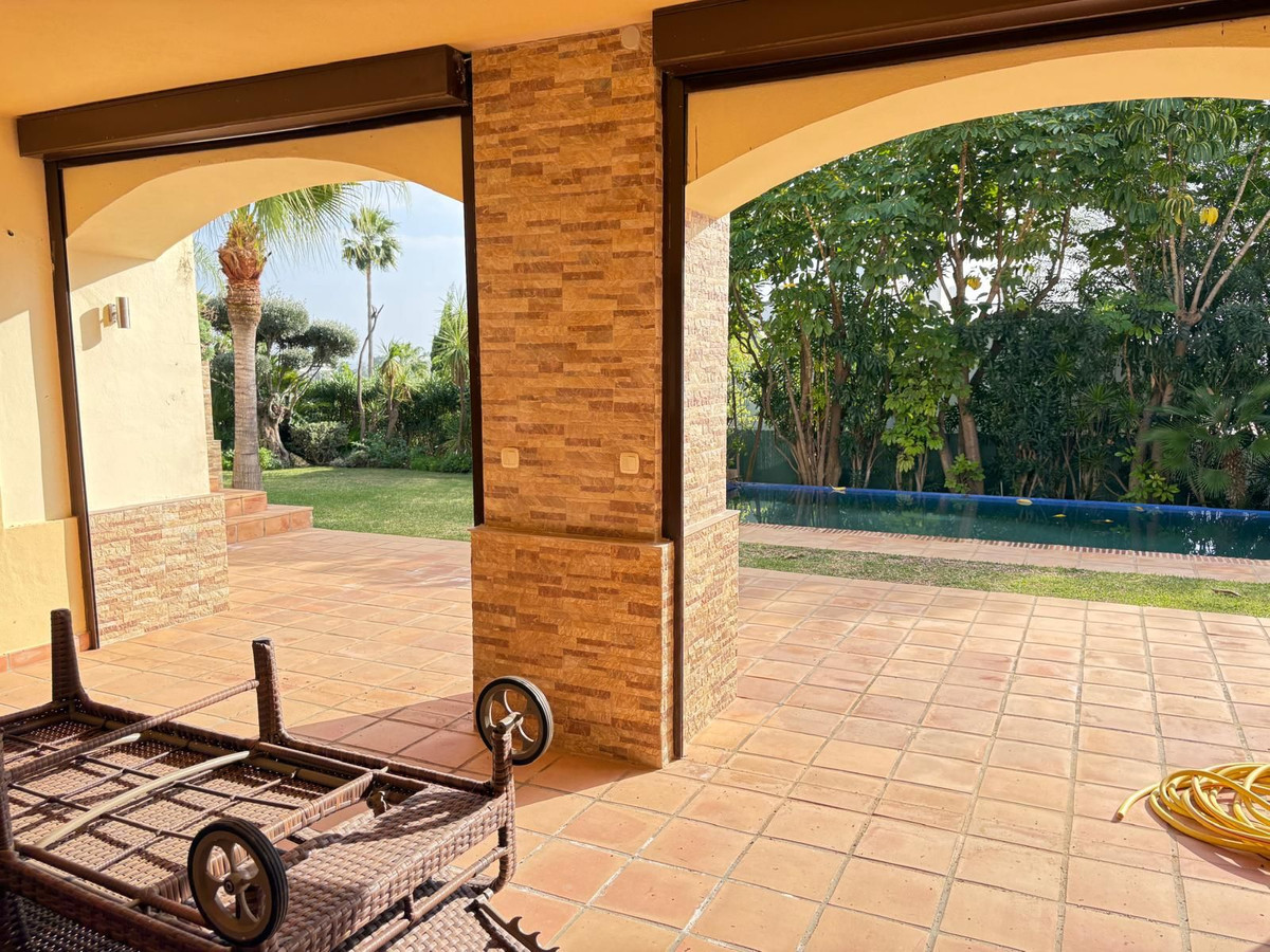 Photo 37 Detached Villa El Paraiso, Costa del Sol, Málaga – R4880032