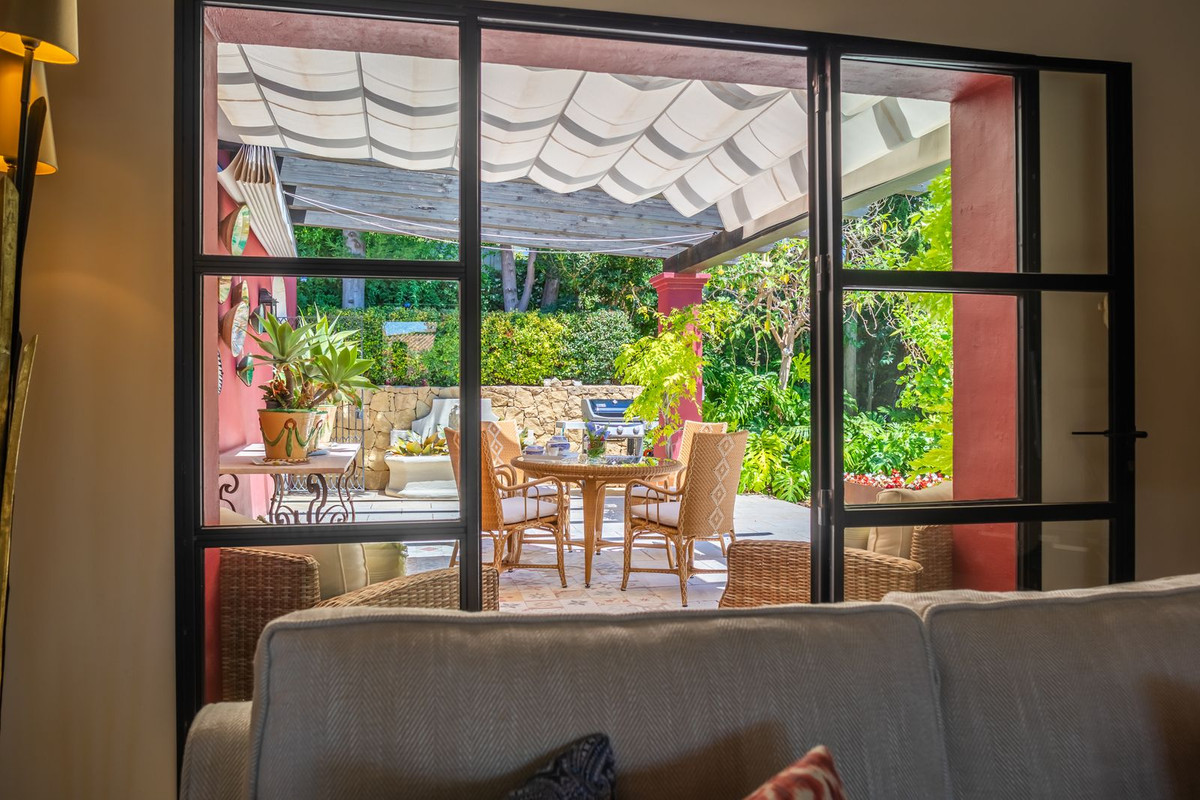 Photo 26 Detached Villa El Paraiso, Costa del Sol, Málaga – R4721806