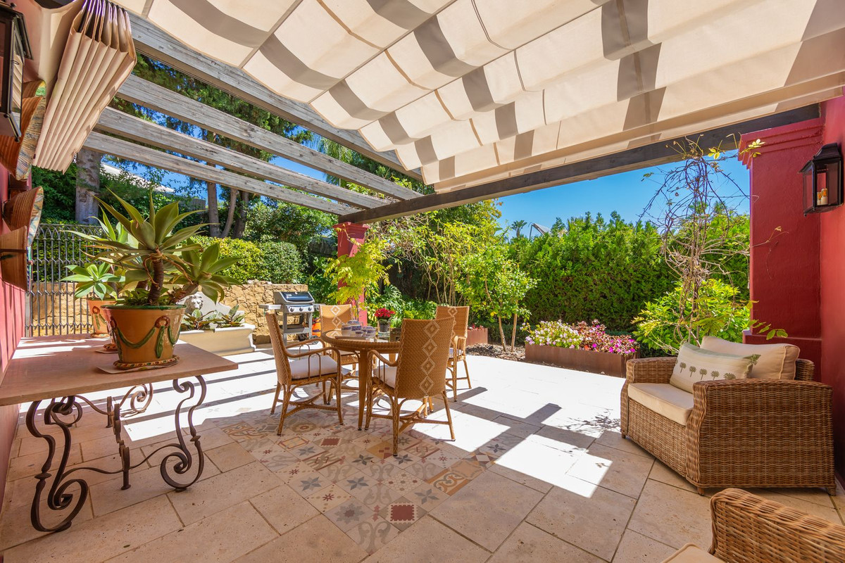 Photo 30 Detached Villa El Paraiso, Costa del Sol, Málaga – R4721806