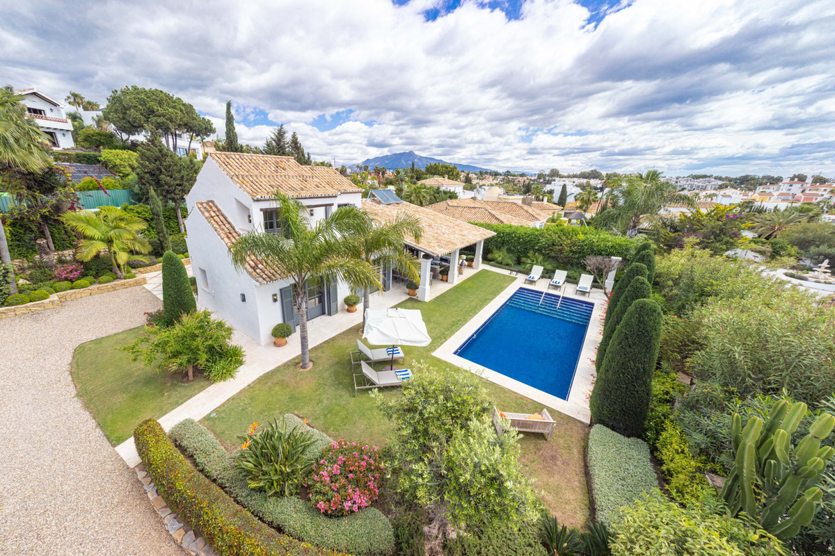 Photo 34 Detached Villa El Paraiso, Costa del Sol, Málaga – R4721806