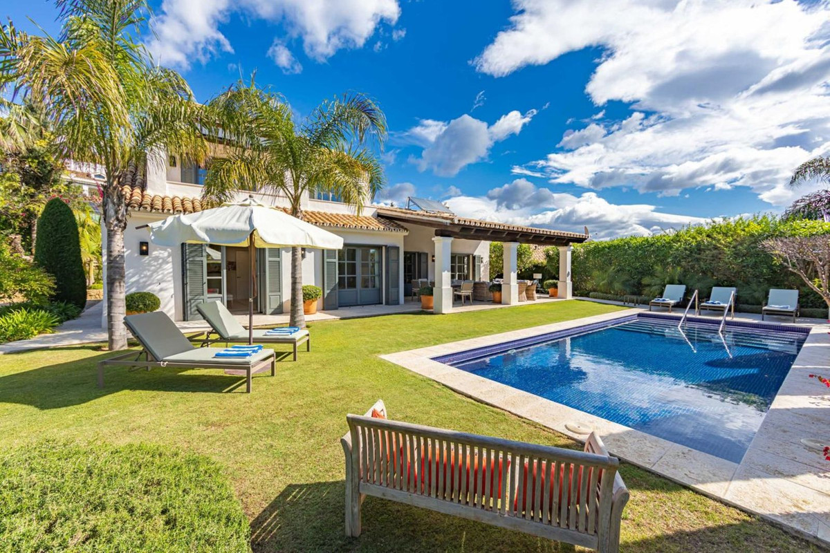 Photo 36 Detached Villa El Paraiso, Costa del Sol, Málaga – R4721806