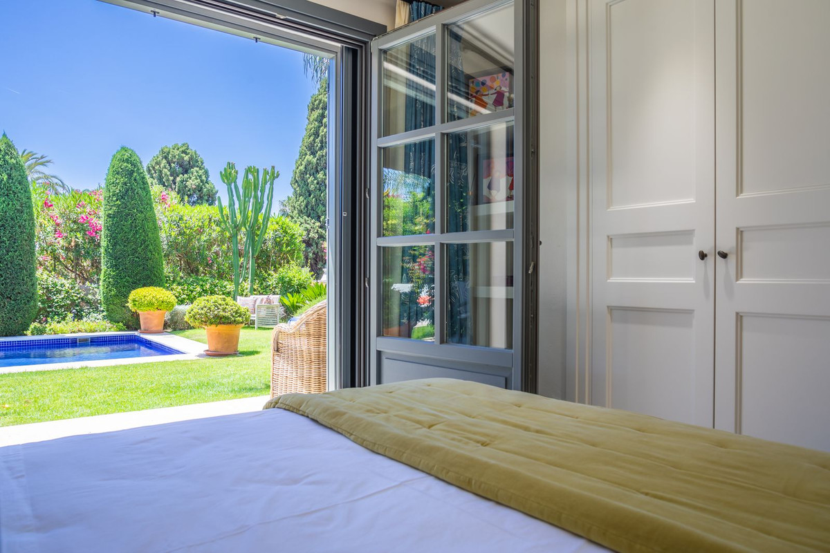 Photo 48 Detached Villa El Paraiso, Costa del Sol, Málaga – R4721806
