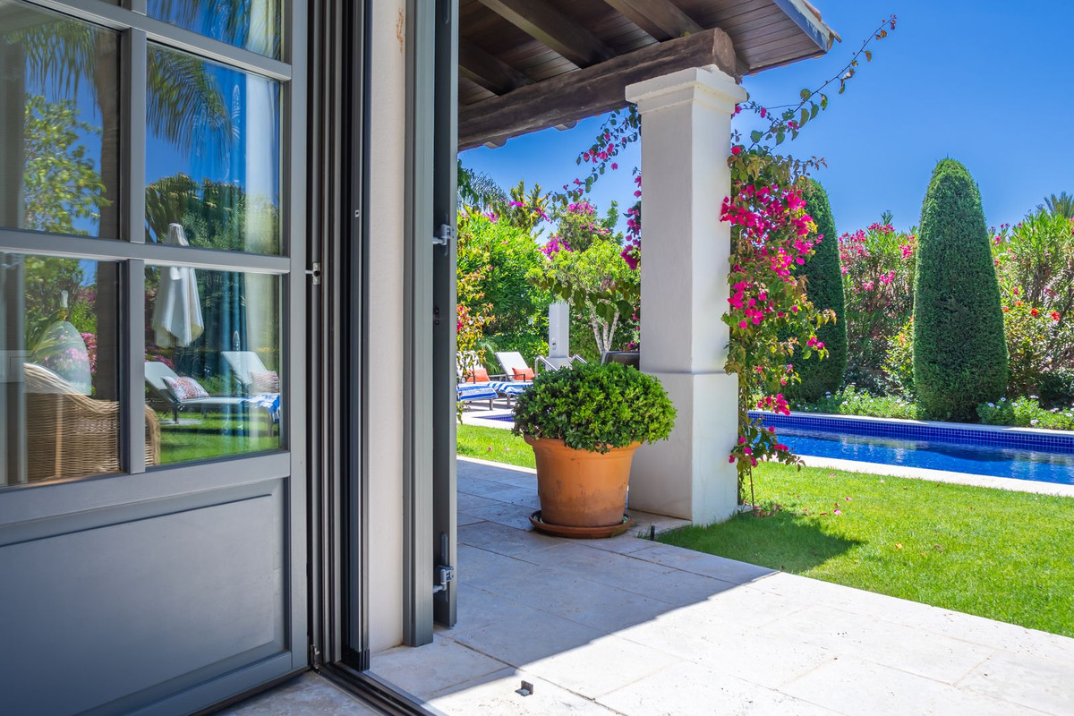 Photo 49 Detached Villa El Paraiso, Costa del Sol, Málaga – R4721806