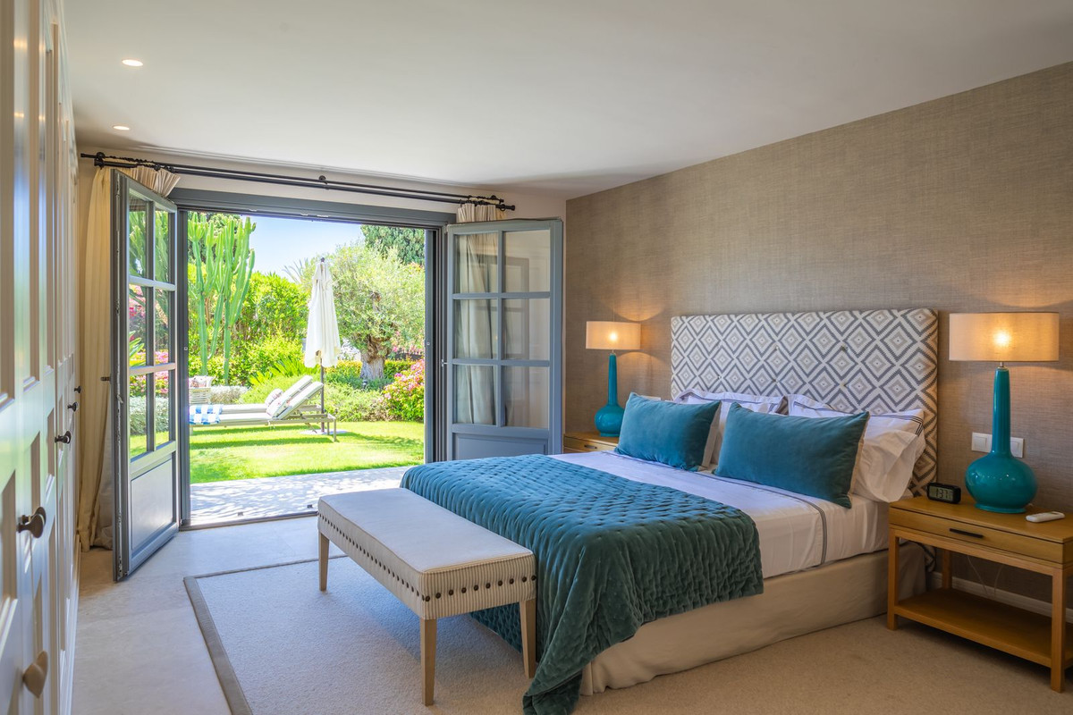 Photo 52 Detached Villa El Paraiso, Costa del Sol, Málaga – R4721806