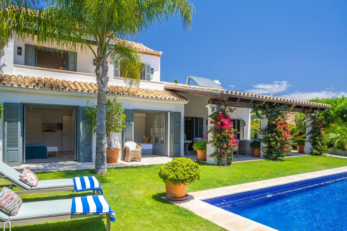 Photo 7 Detached Villa El Paraiso, Costa del Sol, Málaga – R4721806