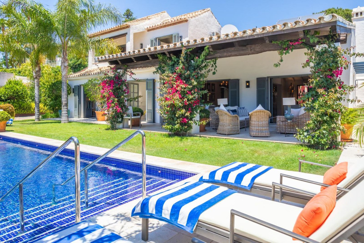 Photo 8 Detached Villa El Paraiso, Costa del Sol, Málaga – R4721806