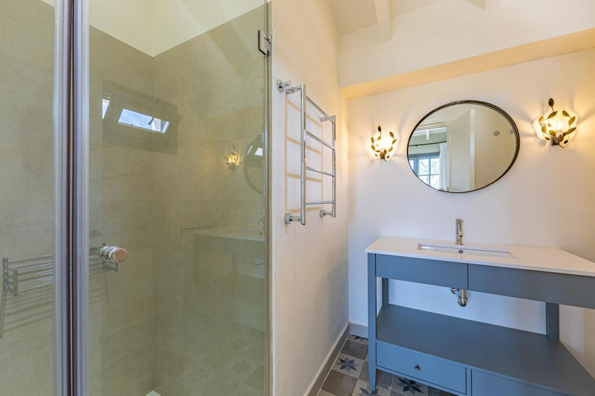 Photo 78 Detached Villa El Paraiso, Costa del Sol, Málaga – R4721806