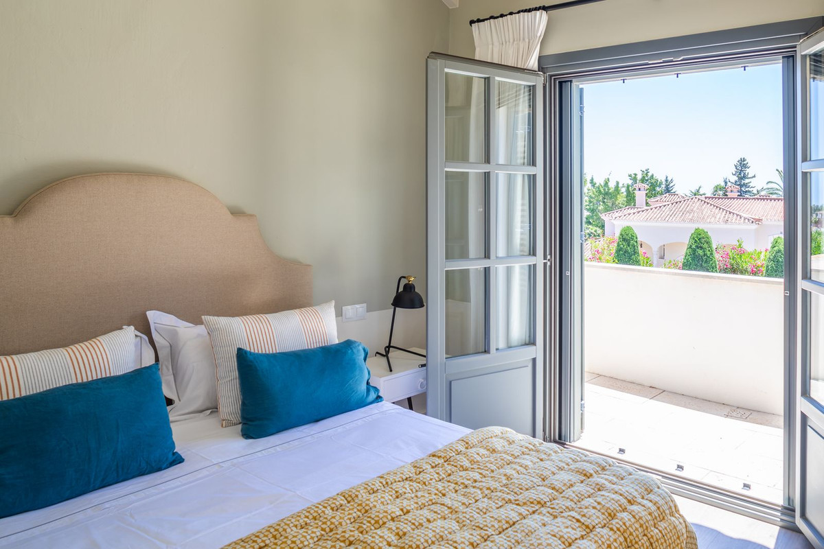 Photo 80 Detached Villa El Paraiso, Costa del Sol, Málaga – R4721806