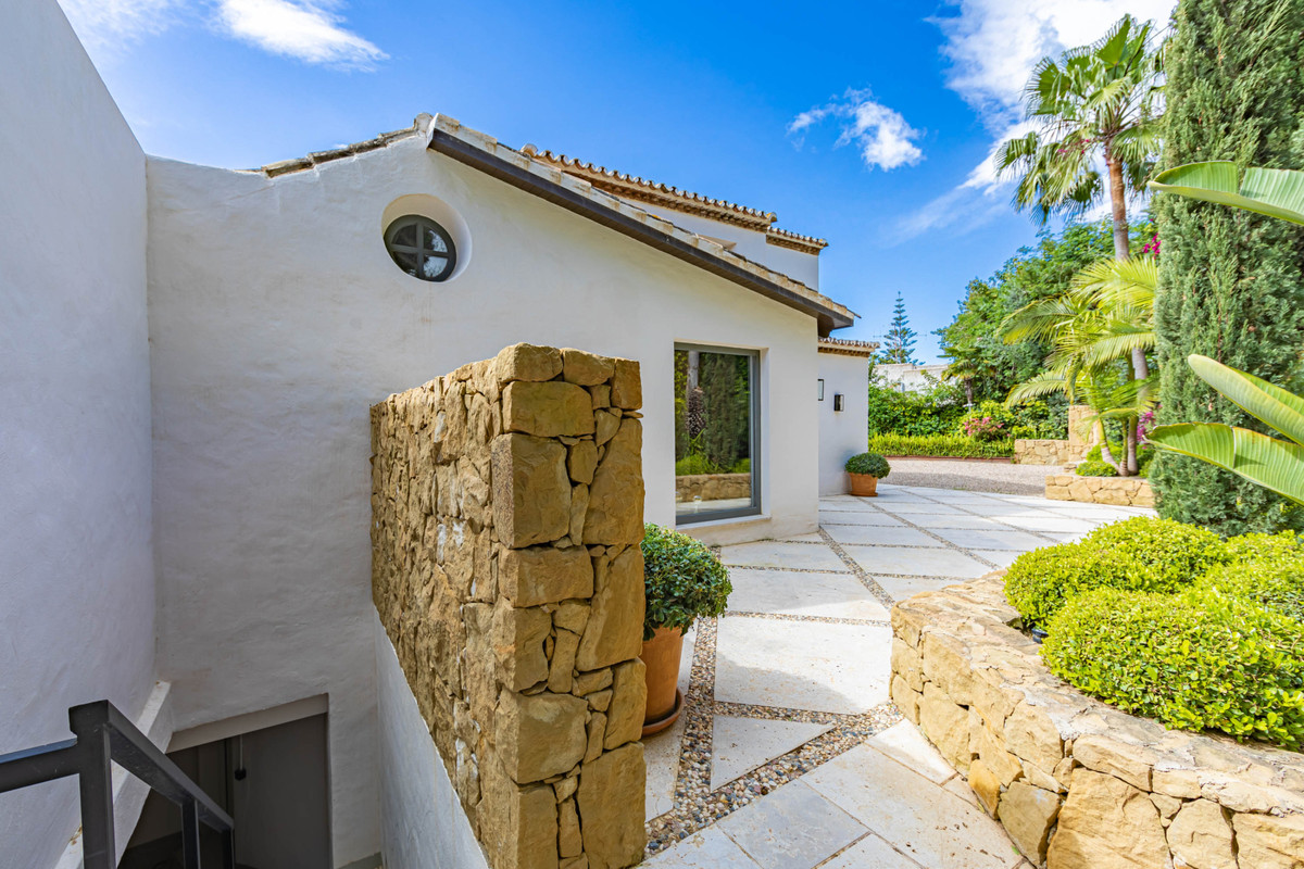 Photo 86 Detached Villa El Paraiso, Costa del Sol, Málaga – R4721806