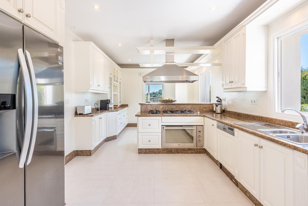 Photo 14 Detached Villa El Paraiso, Costa del Sol, Málaga – R4841326