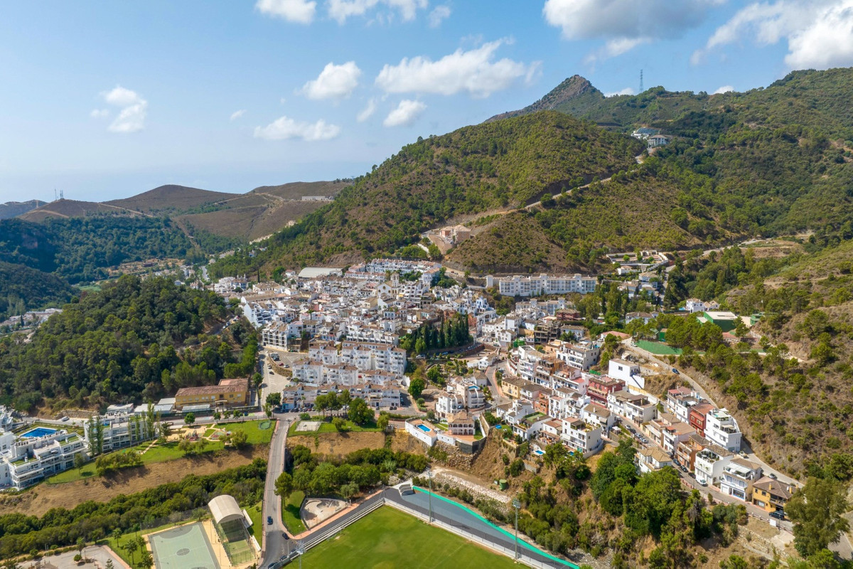 Photo 27 Detached Villa El Paraiso, Costa del Sol, Málaga – R4841326