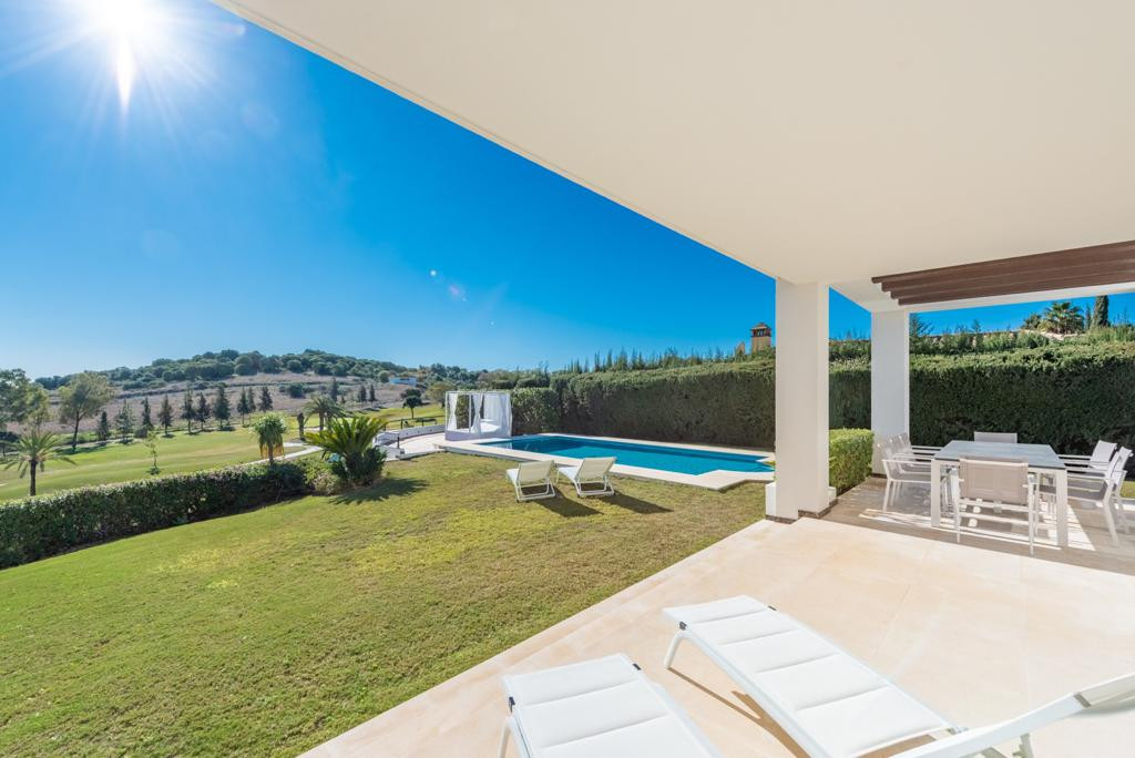 Photo 9 Detached Villa El Paraiso, Costa del Sol, Málaga – R4841326