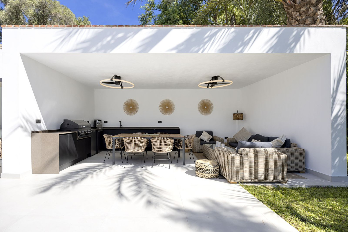 Photo 11 Detached Villa El Paraiso, Costa del Sol, Málaga – R4848973