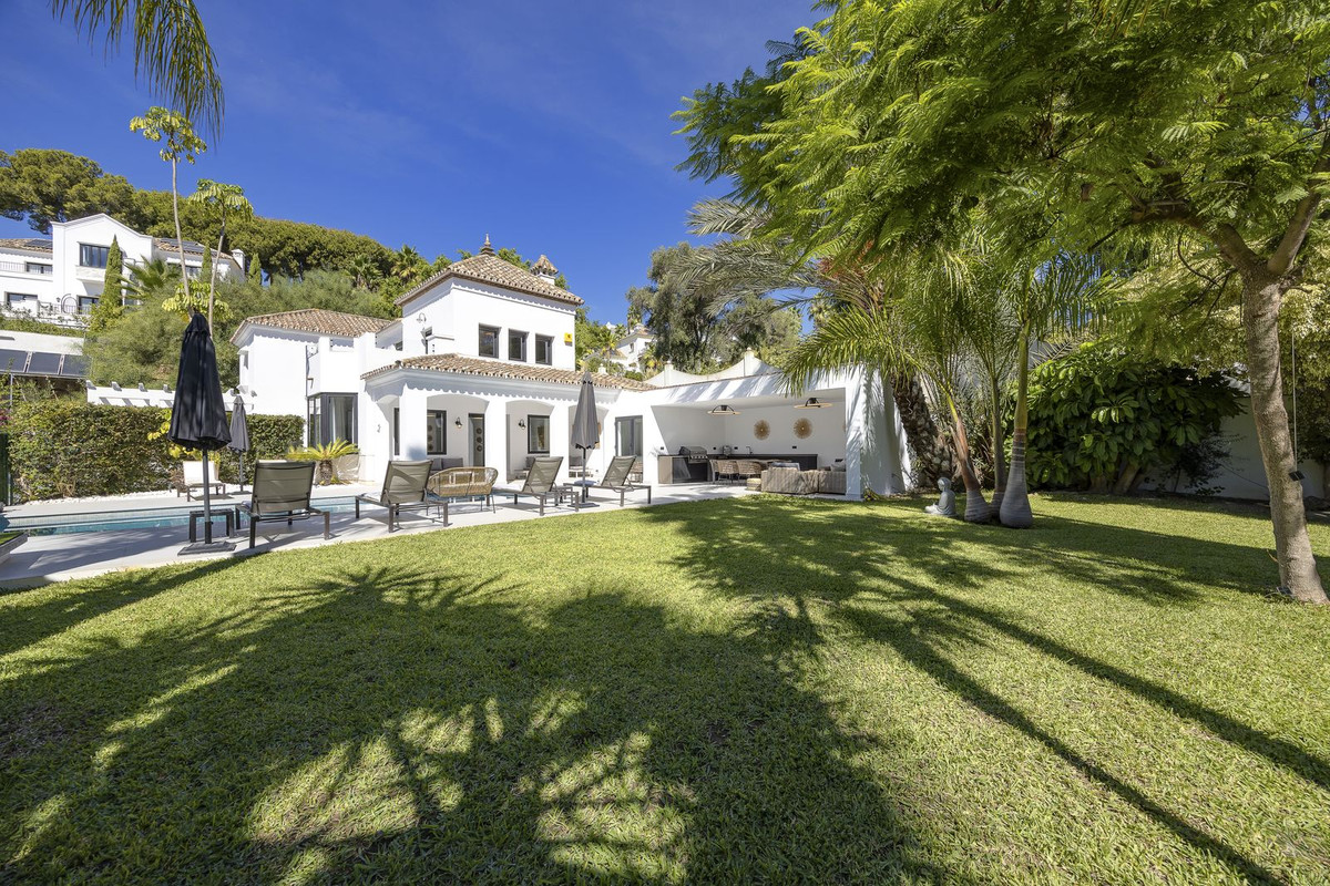 Photo 14 Detached Villa El Paraiso, Costa del Sol, Málaga – R4848973