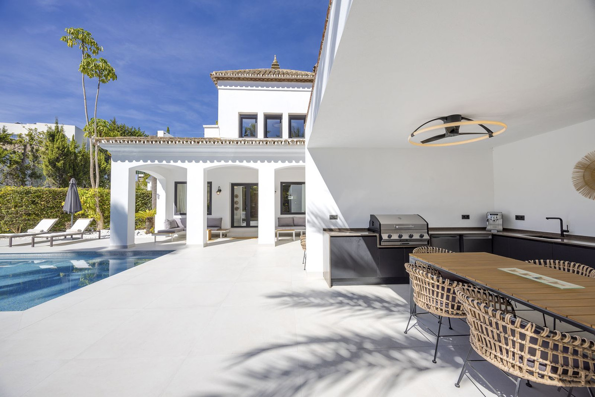 Photo 15 Detached Villa El Paraiso, Costa del Sol, Málaga – R4848973