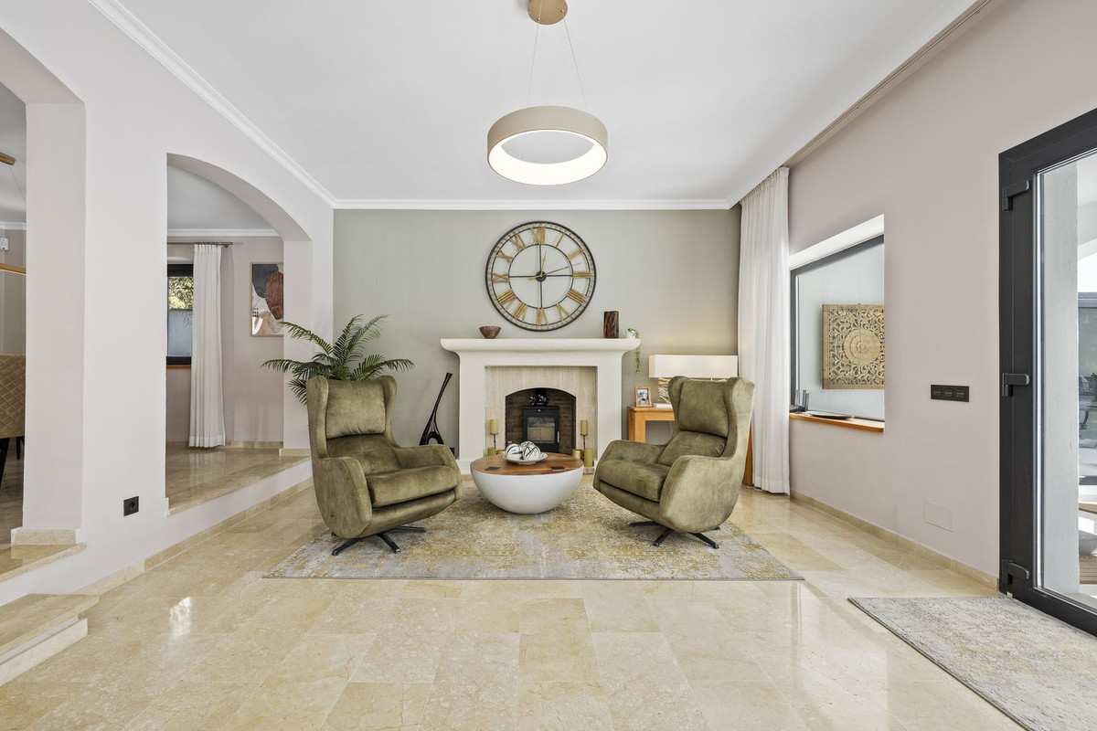 Photo 18 Detached Villa El Paraiso, Costa del Sol, Málaga – R4848973