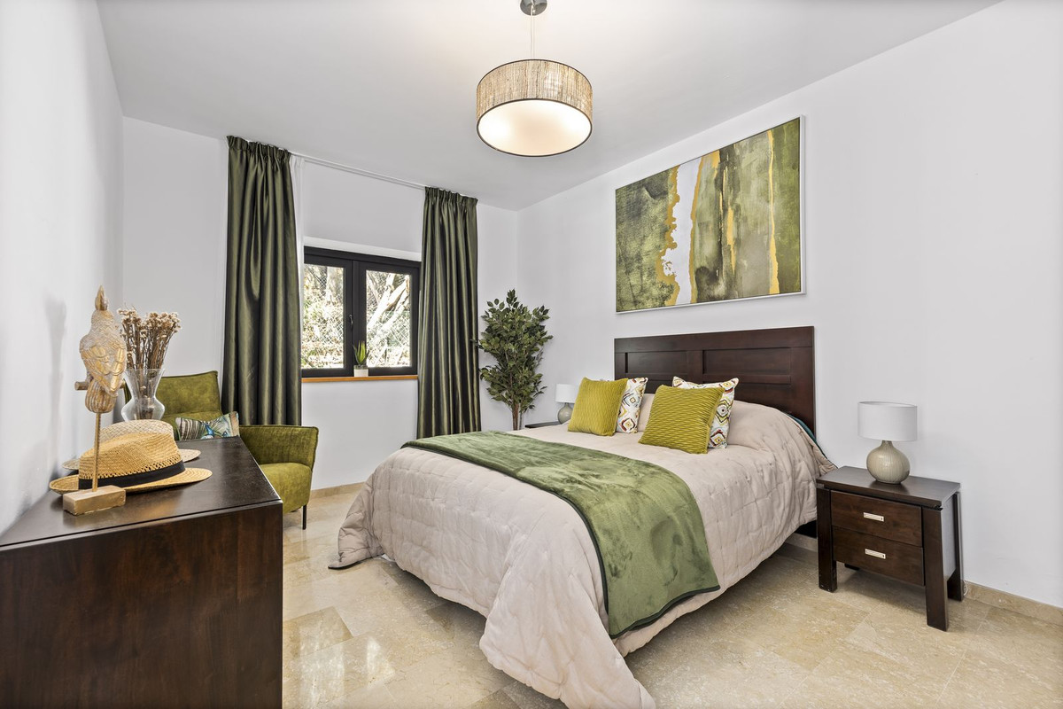 Photo 26 Detached Villa El Paraiso, Costa del Sol, Málaga – R4848973