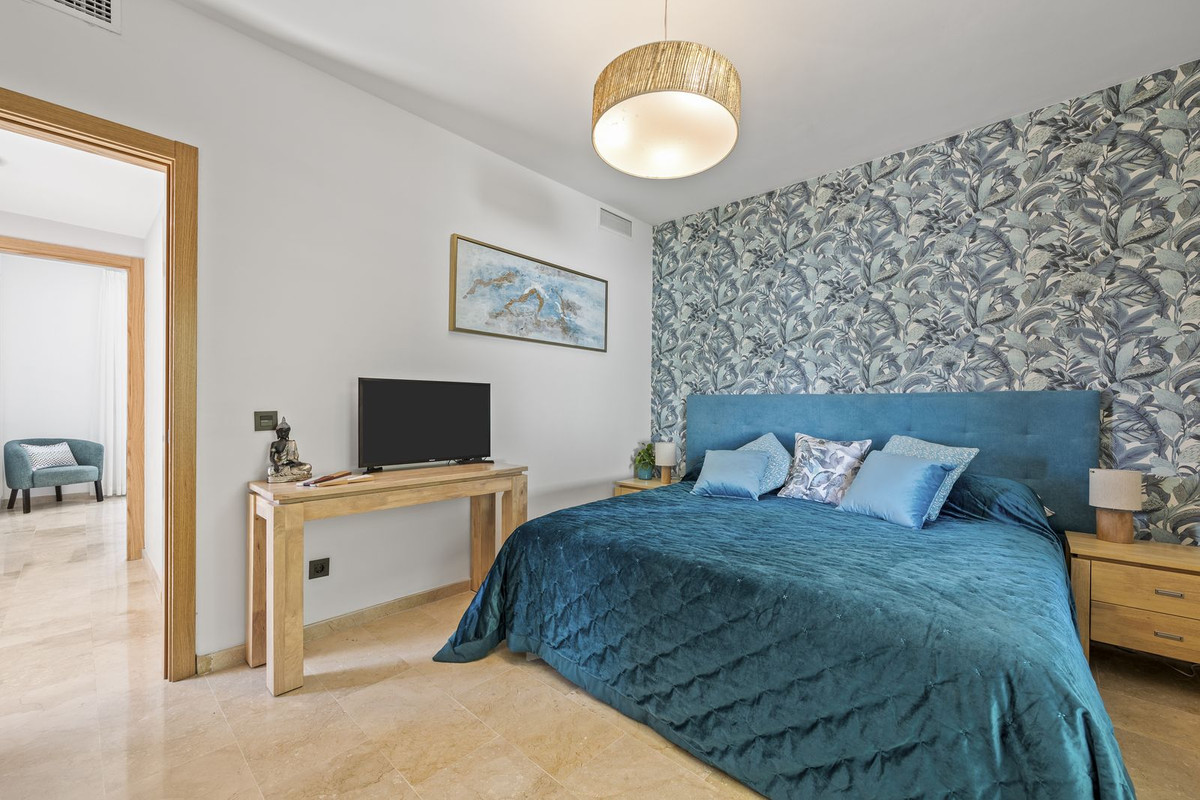 Photo 34 Detached Villa El Paraiso, Costa del Sol, Málaga – R4848973