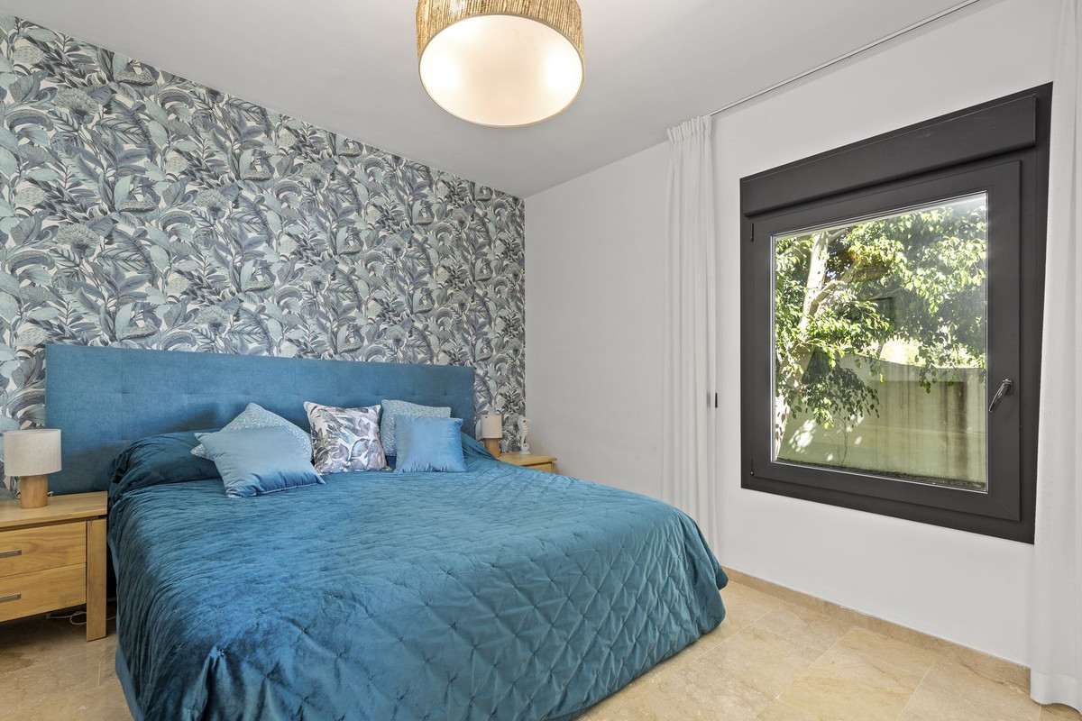 Photo 35 Detached Villa El Paraiso, Costa del Sol, Málaga – R4848973