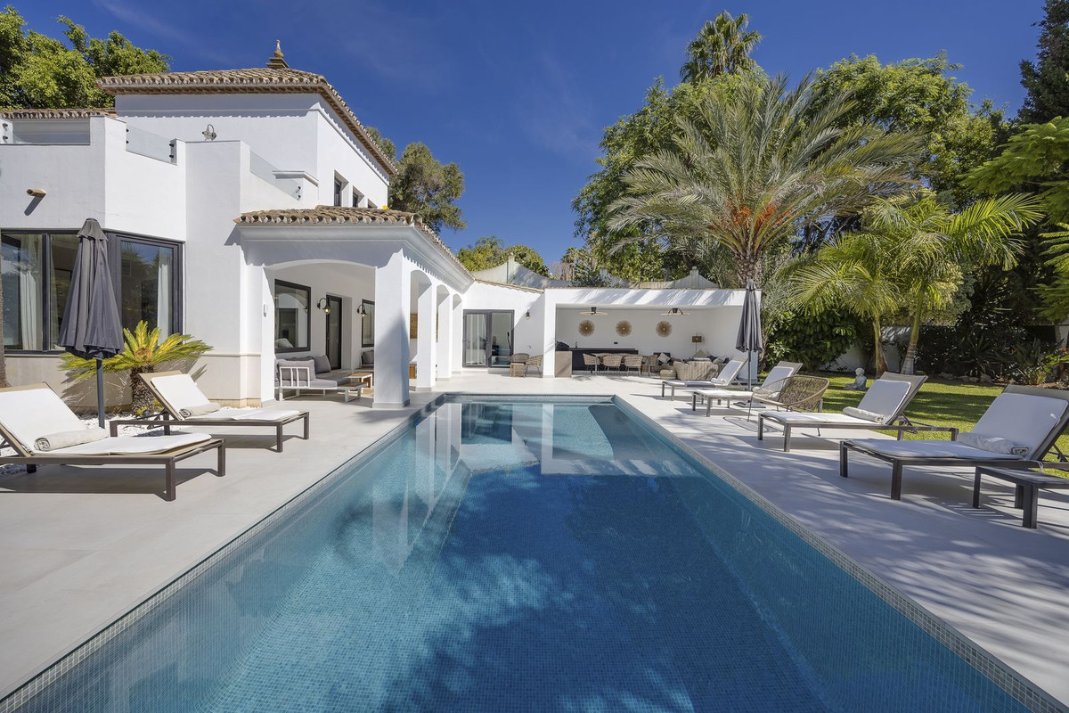 Photo 9 Detached Villa El Paraiso, Costa del Sol, Málaga – R4848973