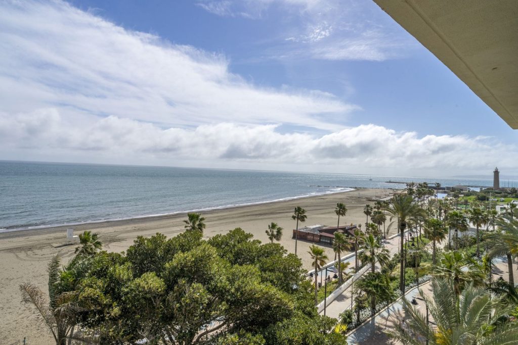 Photo 3 Top Floor Apartment Estepona, Costa del Sol, Málaga – R5001247