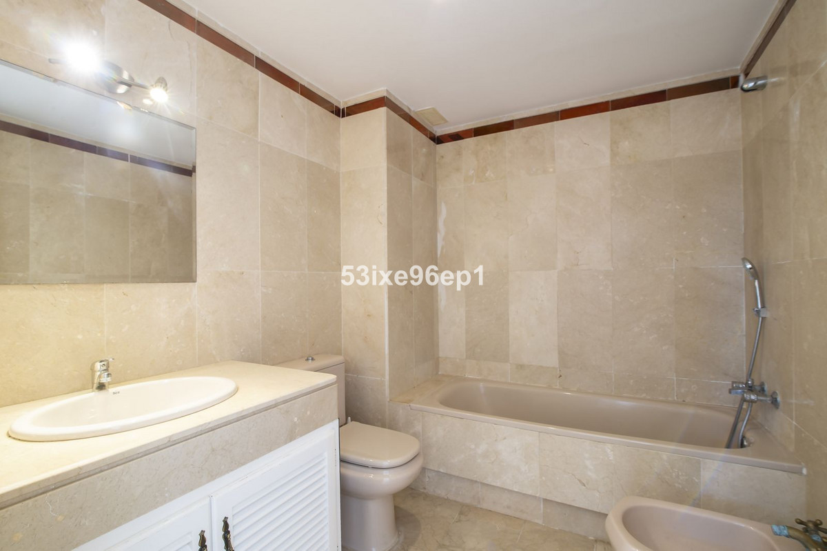 Photo 19 Semi-Detached House New Golden Mile, Costa del Sol, Málaga – R5005567