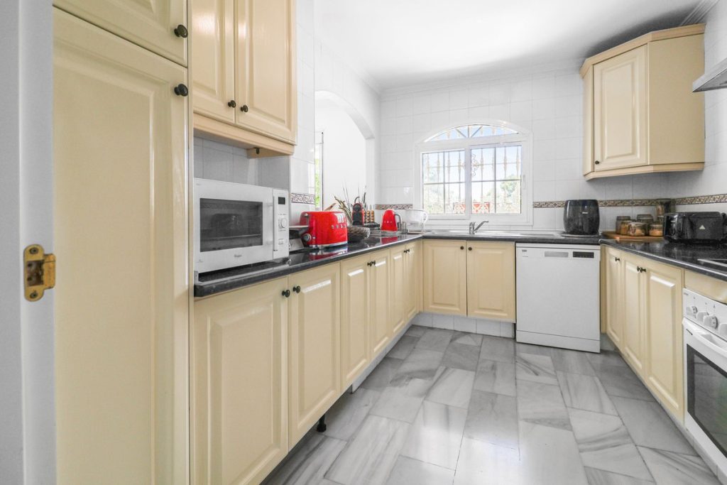 Photo 14 Ground Floor Apartment Estepona, Costa del Sol, Málaga – R4979293