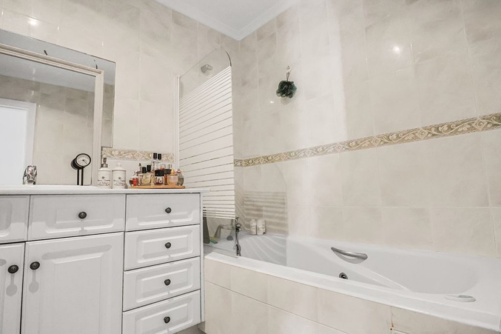 Photo 18 Ground Floor Apartment Estepona, Costa del Sol, Málaga – R4979293