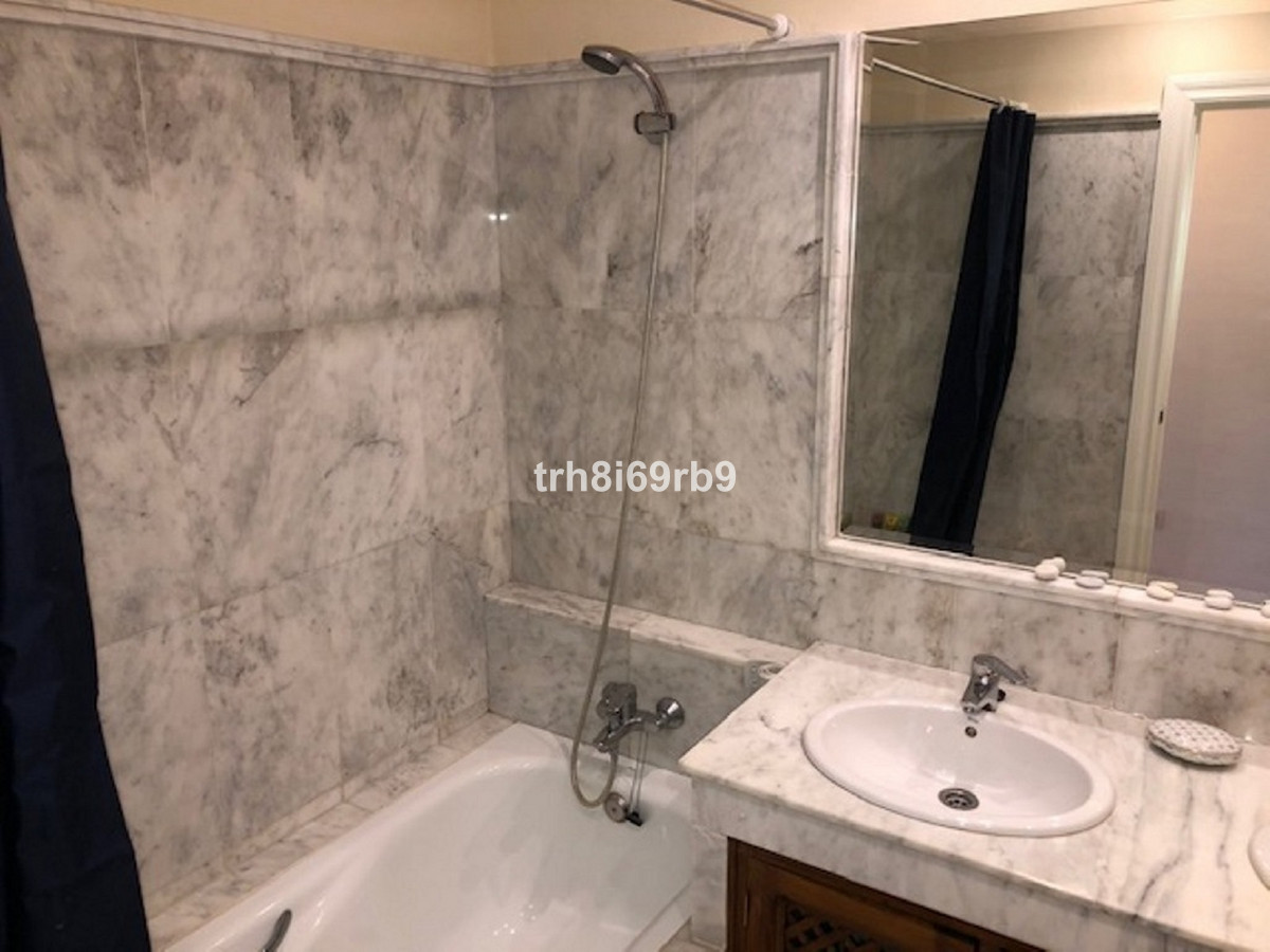 Photo 13 Ground Floor Apartment Atalaya, Costa del Sol, Málaga – R5005081