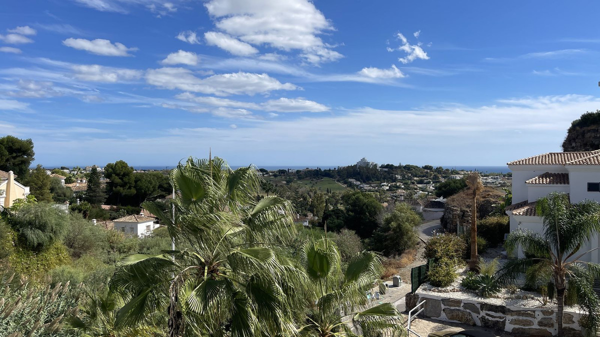 Photo 22 Middle Floor Apartment El Paraiso, Costa del Sol, Málaga – R5020621