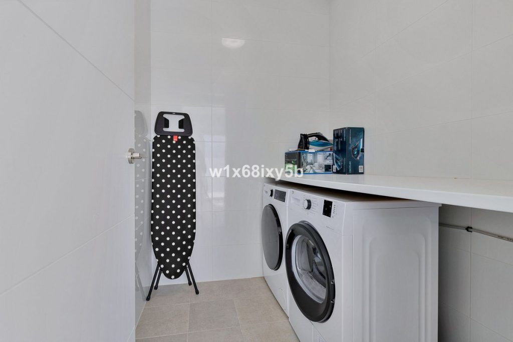 Photo 11 Detached Villa San Pedro de Alcántara, Costa del Sol, Málaga – R4950724