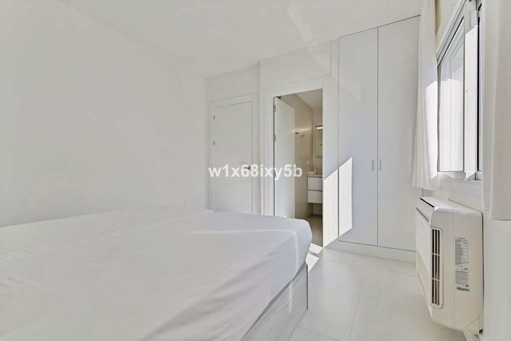 Photo 13 Detached Villa San Pedro de Alcántara, Costa del Sol, Málaga – R4950724