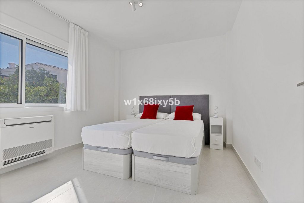 Photo 18 Detached Villa San Pedro de Alcántara, Costa del Sol, Málaga – R4950724