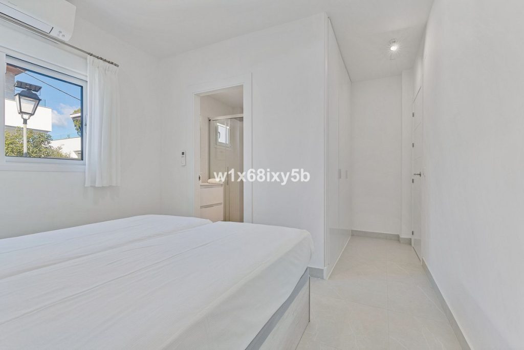 Photo 19 Detached Villa San Pedro de Alcántara, Costa del Sol, Málaga – R4950724