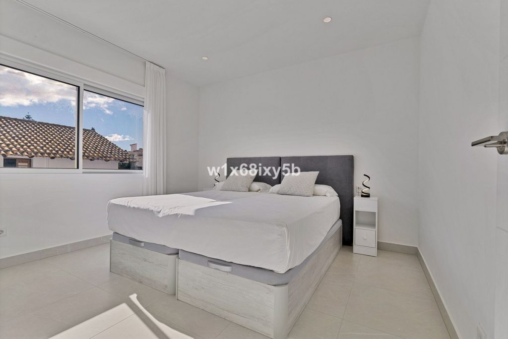 Photo 26 Detached Villa San Pedro de Alcántara, Costa del Sol, Málaga – R4950724
