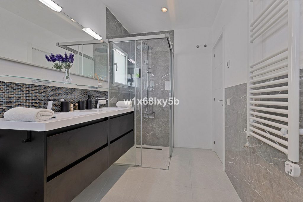 Photo 28 Detached Villa San Pedro de Alcántara, Costa del Sol, Málaga – R4950724