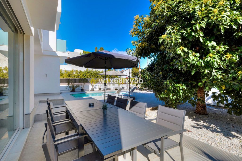 Photo 4 Detached Villa San Pedro de Alcántara, Costa del Sol, Málaga – R4950724