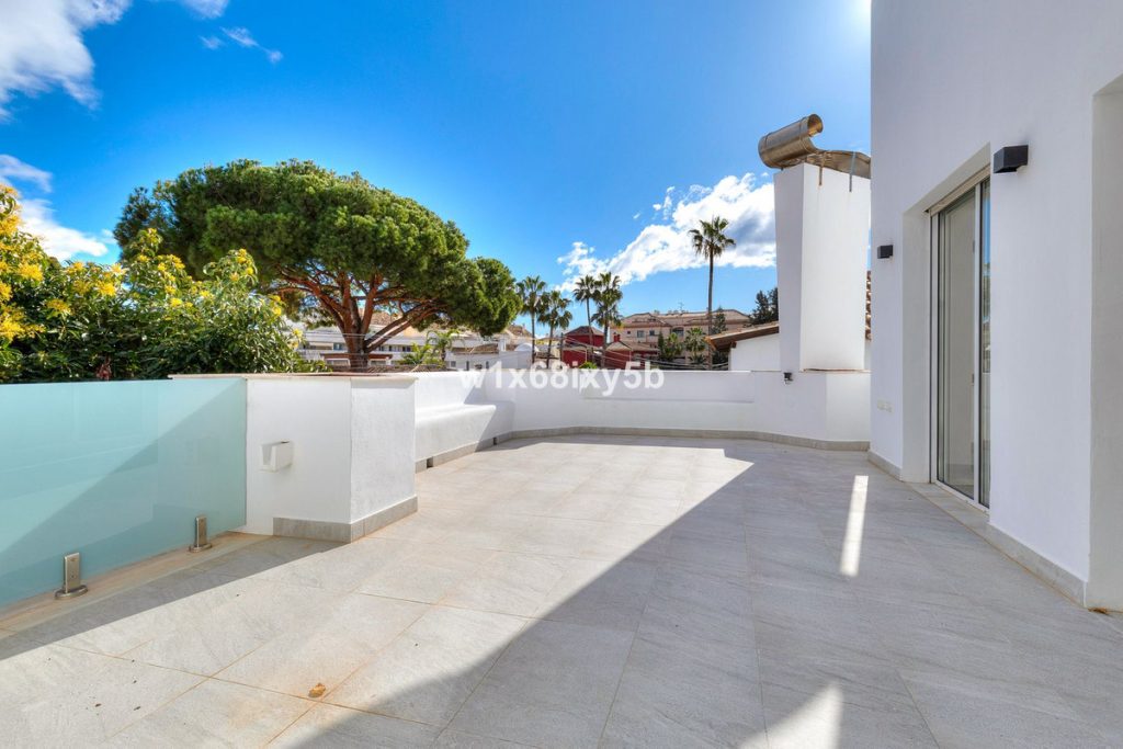 Photo 31 Detached Villa San Pedro de Alcántara, Costa del Sol, Málaga – R4950724