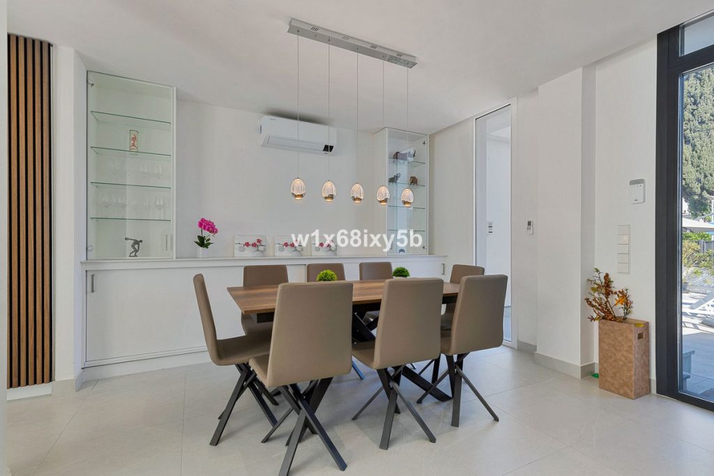 Photo 6 Detached Villa San Pedro de Alcántara, Costa del Sol, Málaga – R4950724