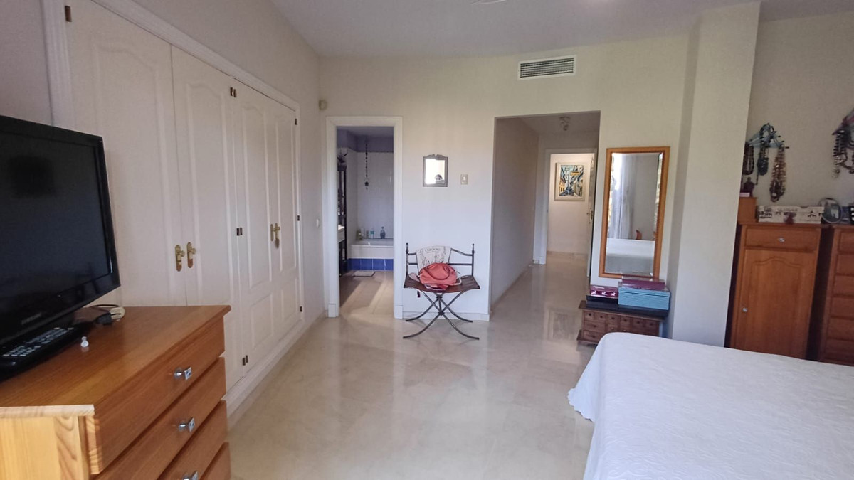 Photo 12 Middle Floor Apartment Guadalmina Alta, Costa del Sol, Málaga – R4801000